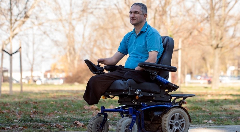 Użytkownik wózka elektrycznego